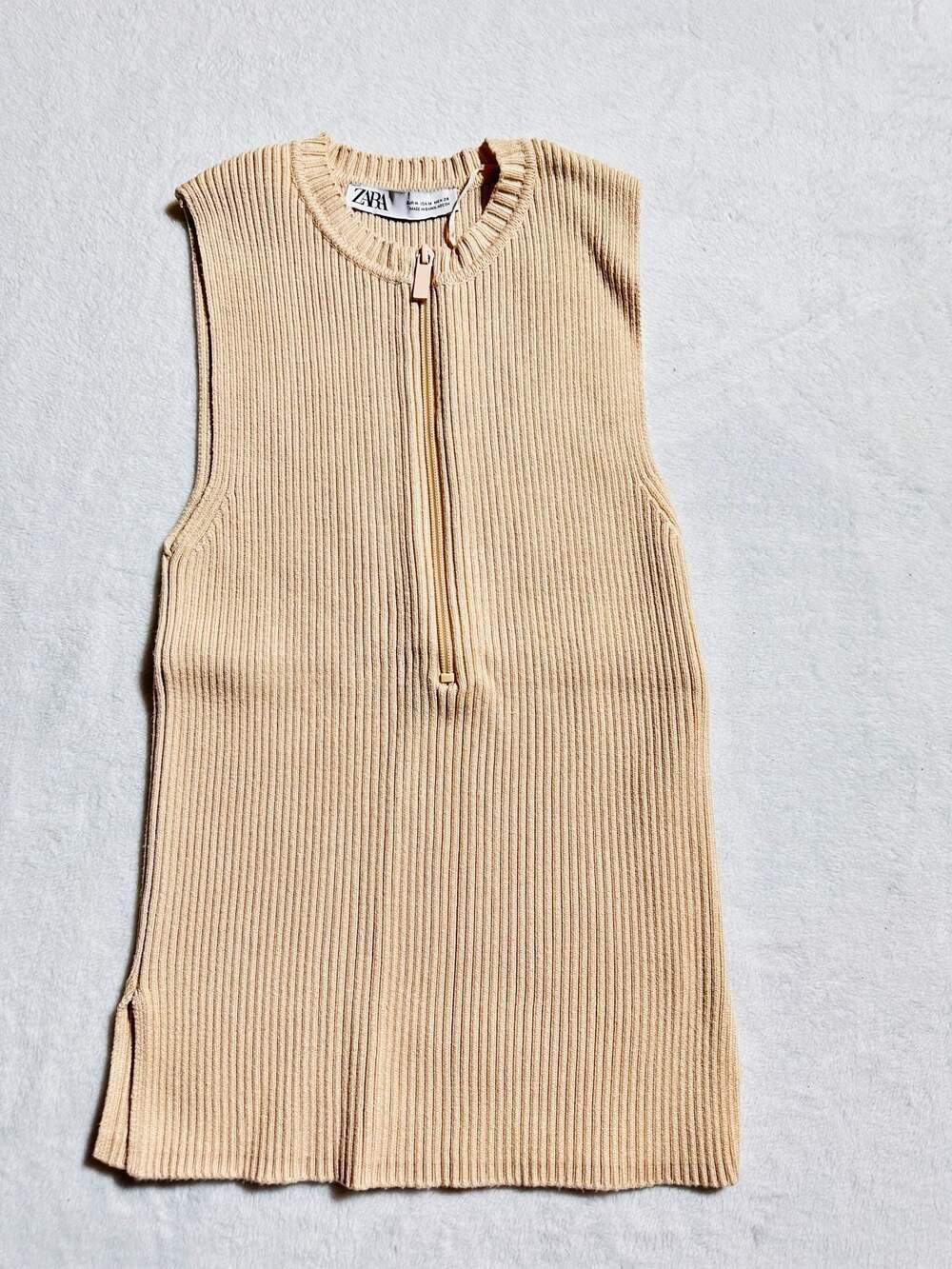 Zara Ribbed Knit Sleeveless Zip-Up Top Size M